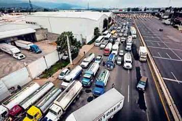 Convocan paro nacional de transportistas el 24