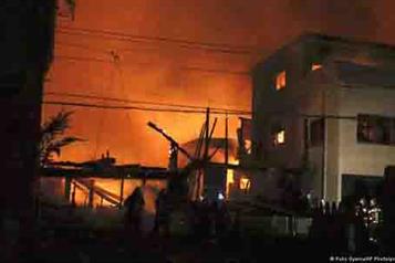 Enorme incendio devora más de 170 edificios en Japón