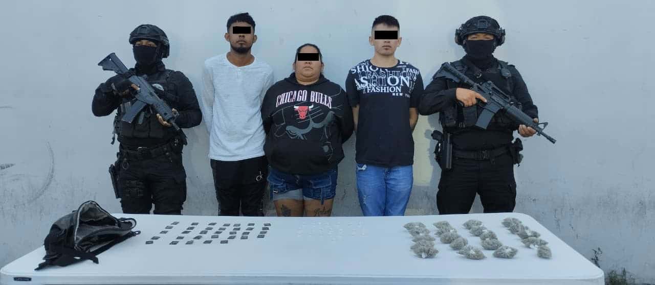 Detienen a tres con drogas Detienen a tres con drogas