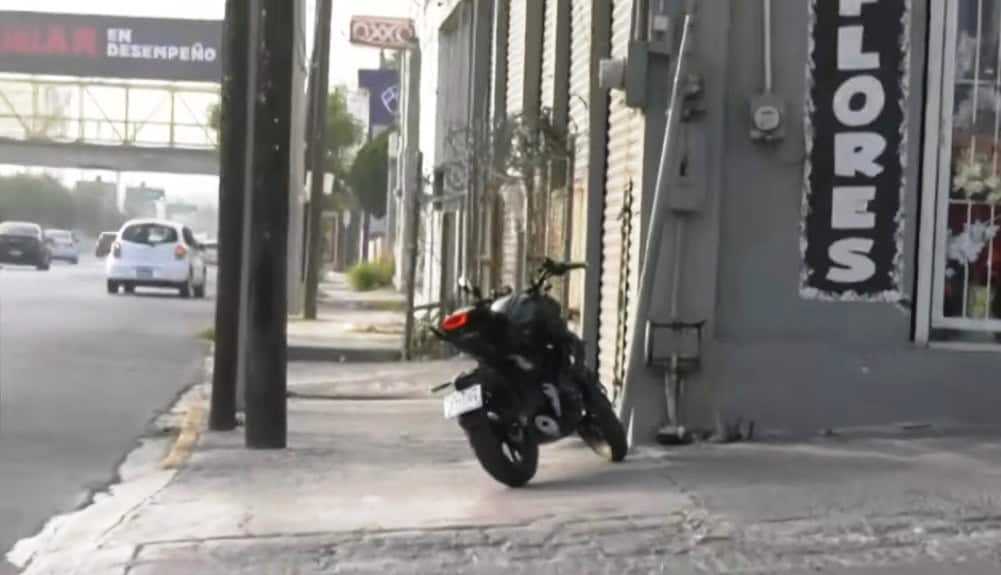 Sale motociclista herido en accidente vial