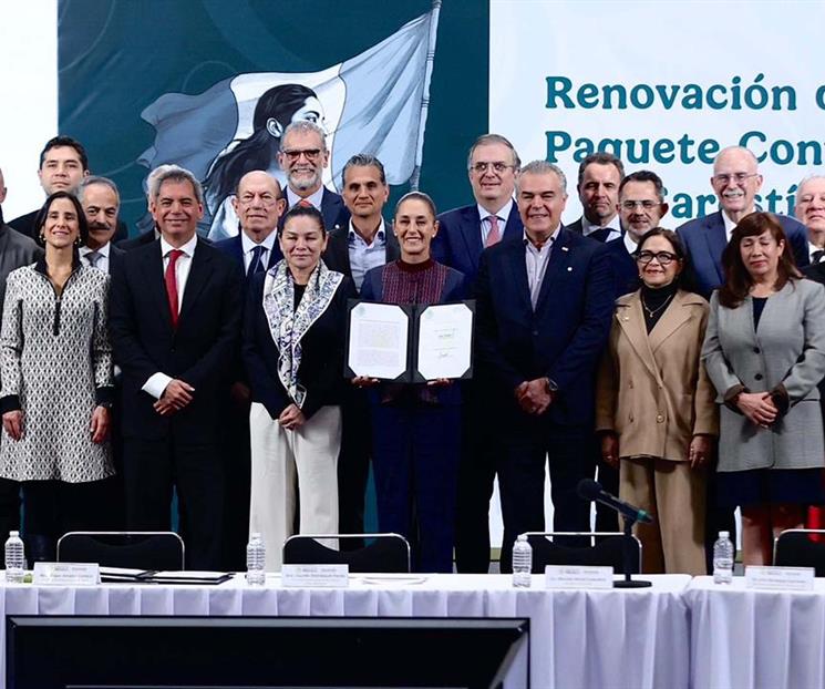 Sheinbaum y SHCP celebran renovación del Pacic en Palacio Nacional