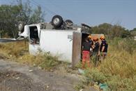 Resulta herido en volcadura