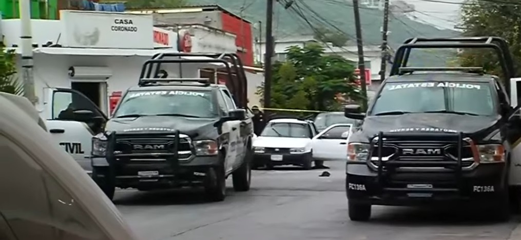 Balean a hombre en su auto en la Col. Independencia