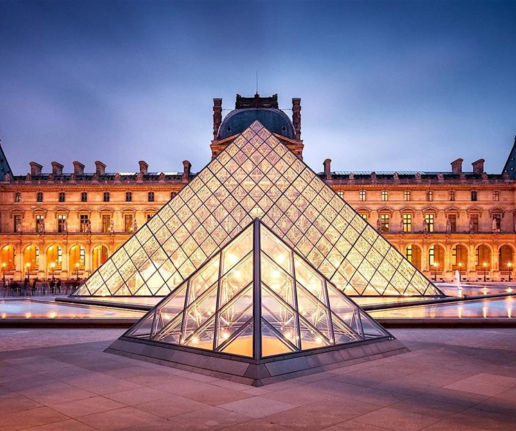Refuerza El Louvre su seguridad tras robo millonario