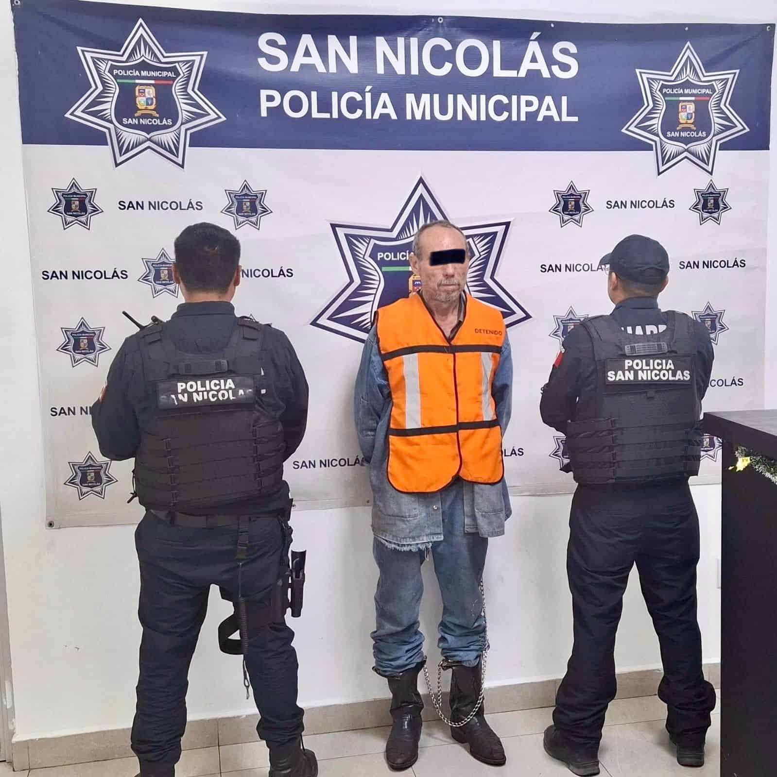 En posesión de droga y un automóvil utilizado en robos de autopartes de al menos 11 vehículo en el municipio de San Nicolás, fue detenido un hombre la madrugada de ayer por elementos de la policía municipal.