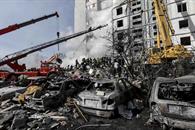 Masivo bombardeo ruso deja 20 muertos en Ternópil