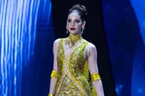 Regresa F&aacute;tima Bosch a M&eacute;xico tras Miss Universo