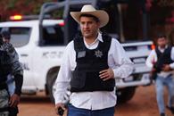 Reportan detención de siete escoltas de Carlos Manzo 