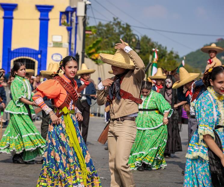 Encabeza David festejos de la Revolución