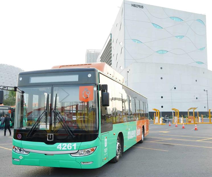 Sigue Estado entregando unidades de transporte público