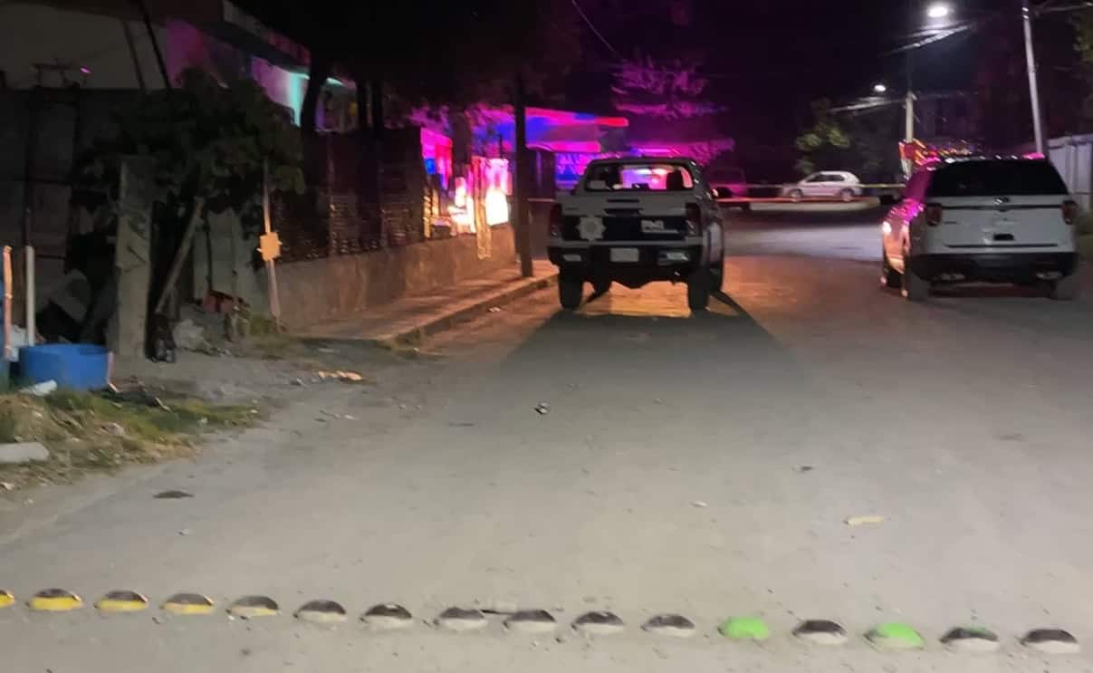 Hombres armados ingresaron a una vivienda de la colonia Burócratas Municipales, en el municipio de Montemorelos, donde intentaron ejecutar a un hombre a balazos.