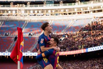 Golea Barcelona en su regreso al Camp Nou