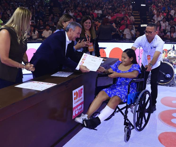 Concluyen 5 mil 500 alumnos el nuevo modelo de cursos del DIF