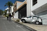 Ocasiona grúa múltiples destrozos Ocasiona grúa múltiples destrozos