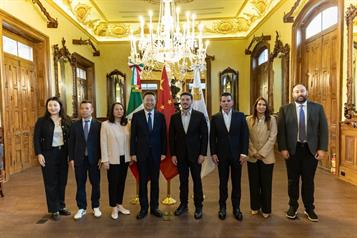 Se reúne gobernador con el embajador de China