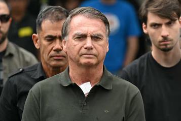 Admite Bolsonaro intento de quemar su tobillera electrónica