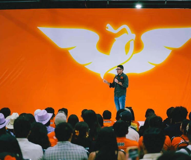 Se acerca MC a sus jóvenes