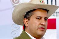 Dictan prisión preventiva a escoltas de Carlos Manzo