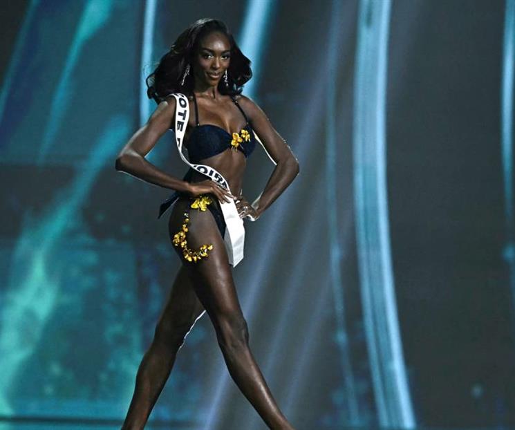 Renuncia Miss Universo Africa a su título