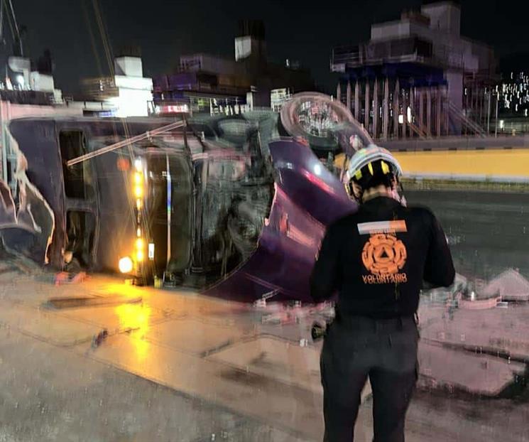 Impacta a camión de Bomberos Impacta a camión de Bomberos