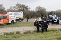 Salen heridos 7 policías al volcar patrulla