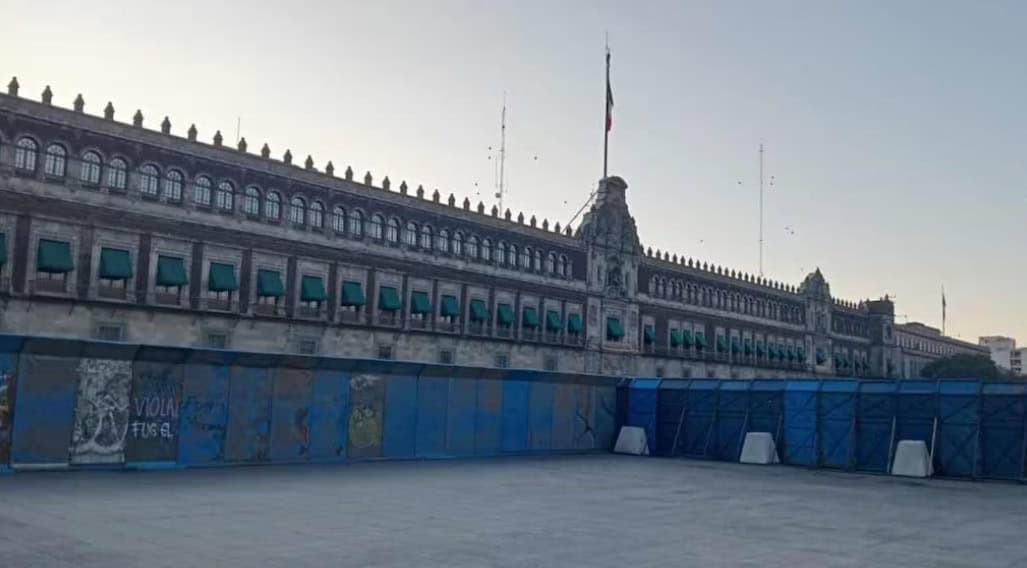 Palacio Nacional y Catedral amanecen blindados con vallas