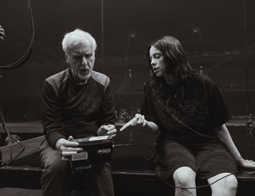 Dirigirá James Cameron documental de Billie Eilish