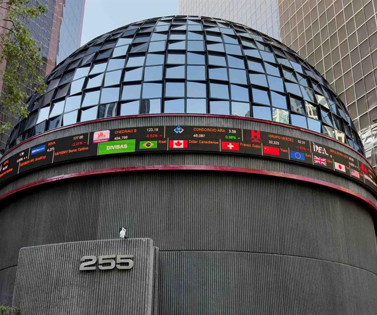 Peso cae ante el dólar por mayor demanda de dólares