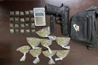 Amaga a policías con pistola de juguete Amaga a policías con pistola de juguete