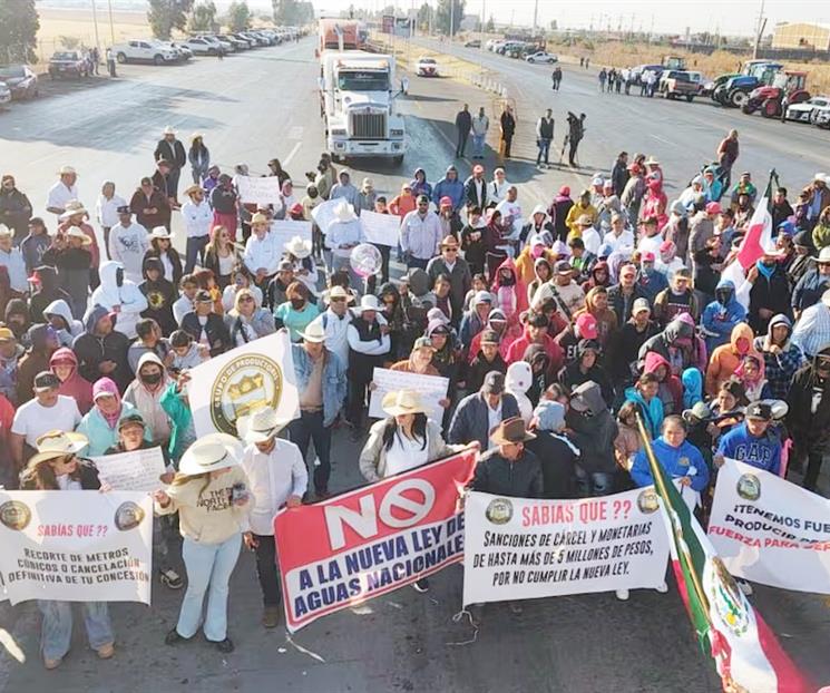Claman transportistas de ANTAC por seguridad con bloqueos Claman transportistas de ANTAC por seguridad con bloqueos