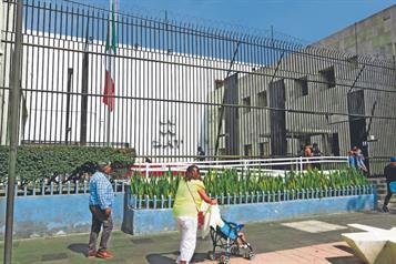 Sube recaudación del SAT 8%