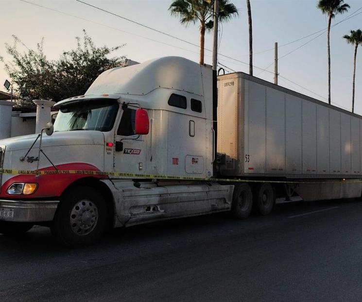Aprehenden a trailero con caja robada
