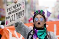 Protestan miles en CDMX por la violencia contra las mujeres