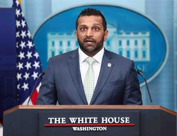 Investiga FBI a 6 demócratas por llamar a desobedecer órdenes