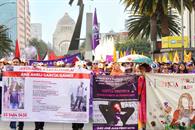 Mujeres marchan ante impunidad, violencia feminicida y precarización Mujeres marchan ante impunidad, violencia feminicida y precarización