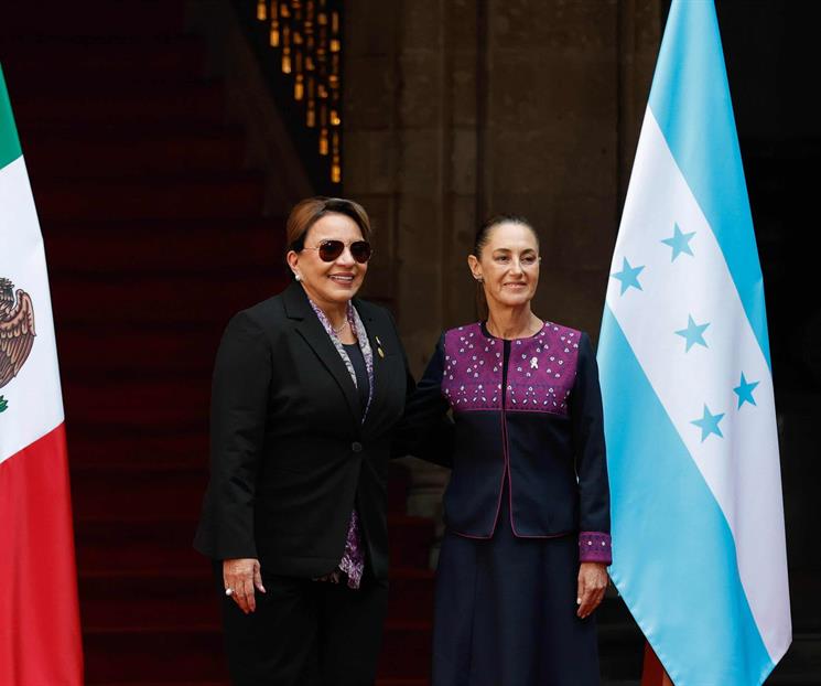 Presidenta de Honduras llega a Palacio Nacional Presidenta de Honduras llega a Palacio Nacional