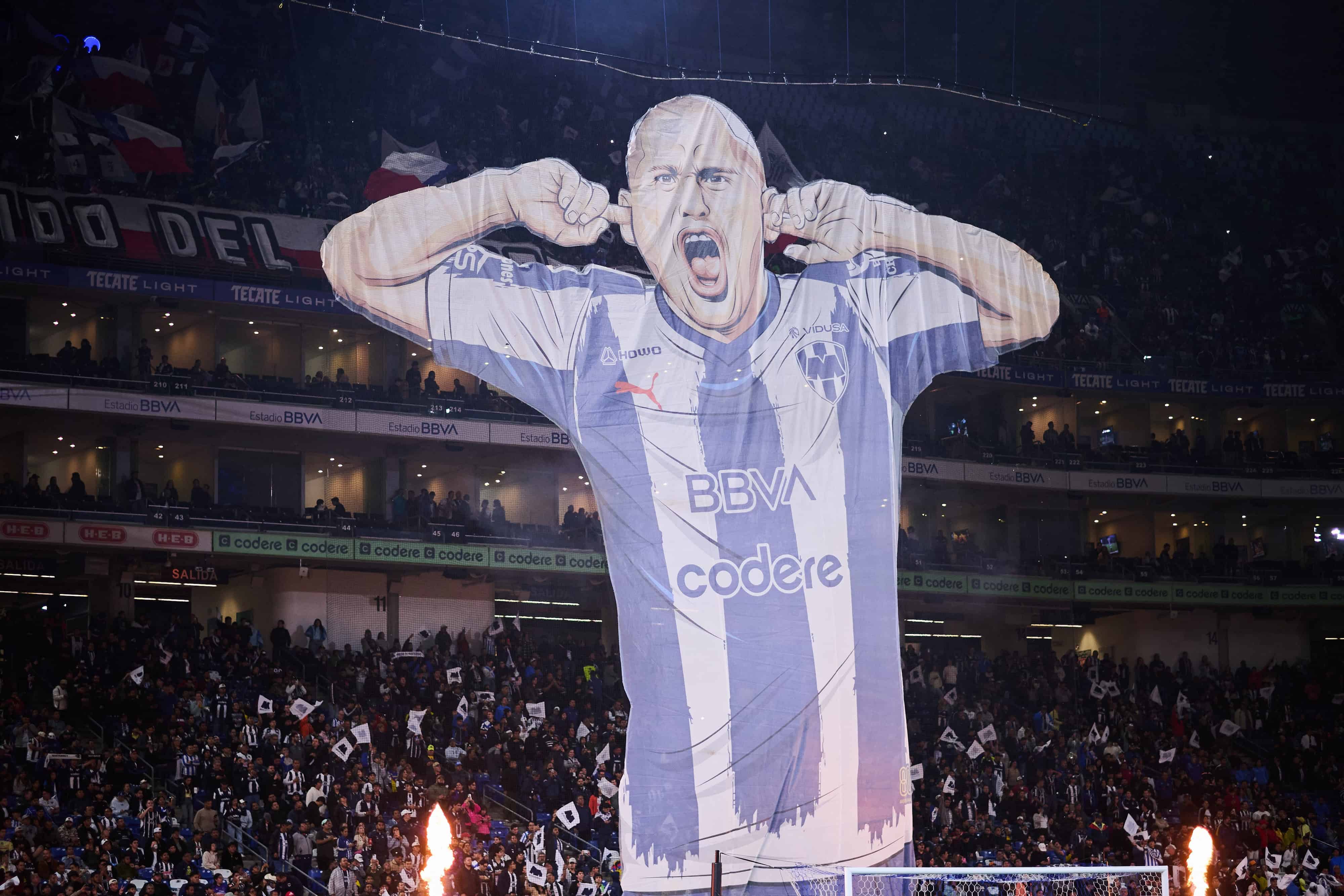 Homenaje a Humberto Suazo.