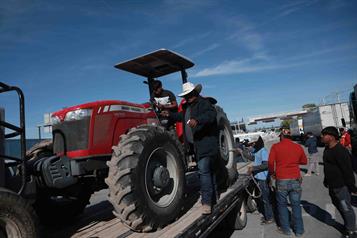 Aumentan afectaciones por tercer día de cierres carreteros