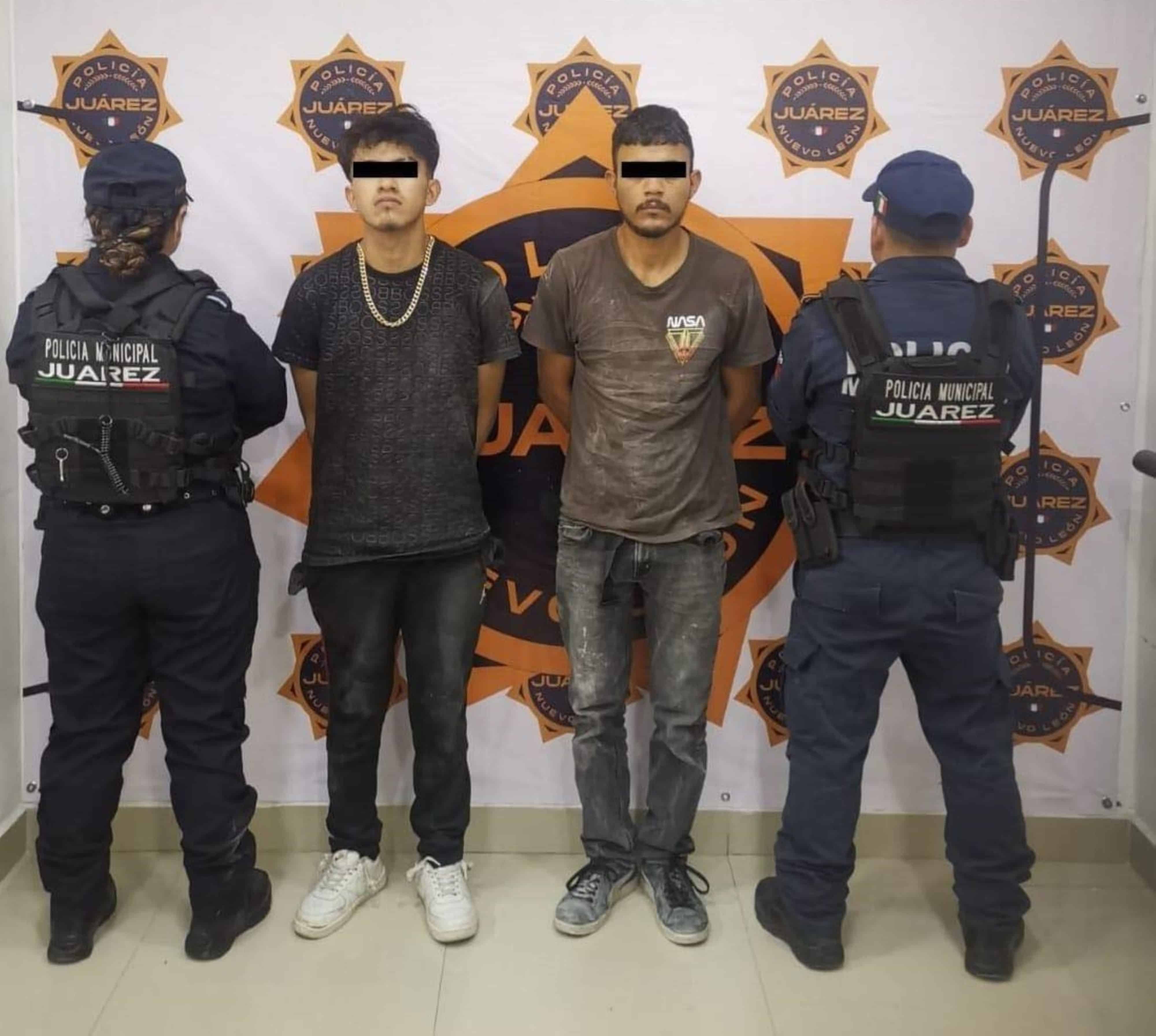 Elementos de la Secretaría de Seguridad y Protección Ciudadana, detuvieron a dos hombres que alteraban el orden en la vía pública y fueron encontrados en posesión de droga.