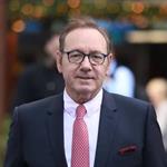 Enfrentará Kevin Spacey nuevo juicio en 2026 por agresiones sexuales
