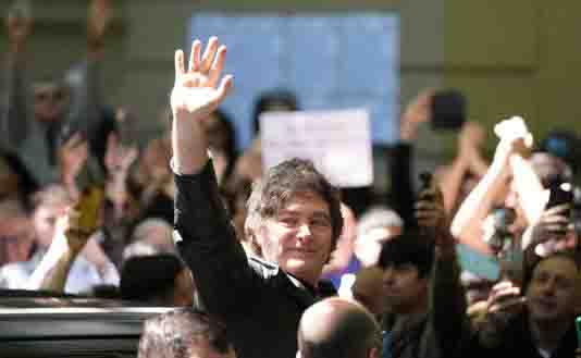 Presenta Milei a sus nuevos ministros