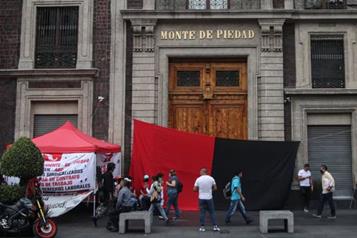 Renuncia director del Monte de Piedad