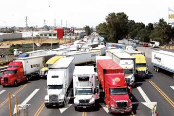 Transportistas y productores sostienen otra mesa en Segob