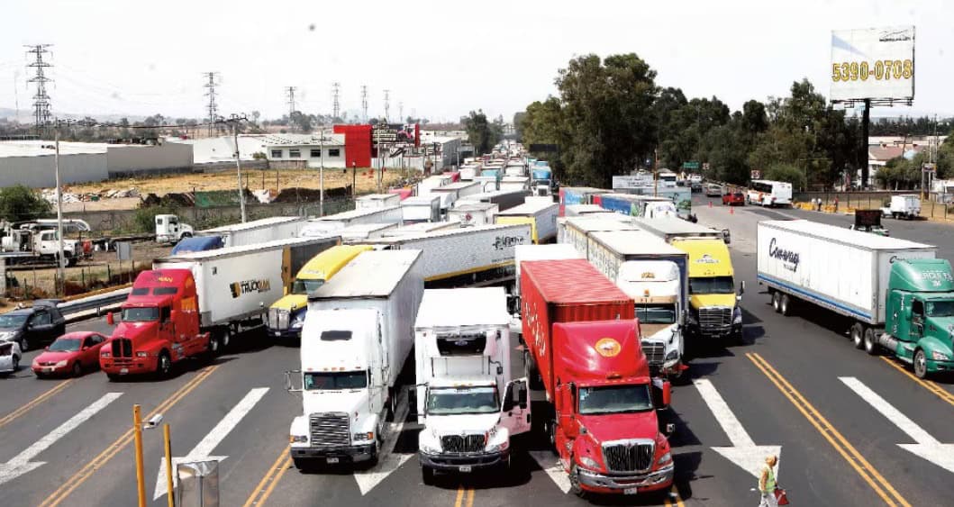 Transportistas y productores sostienen otra mesa en Segob
