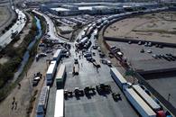 Bloqueos carreteros afectan exportaciones a EU y Canadá