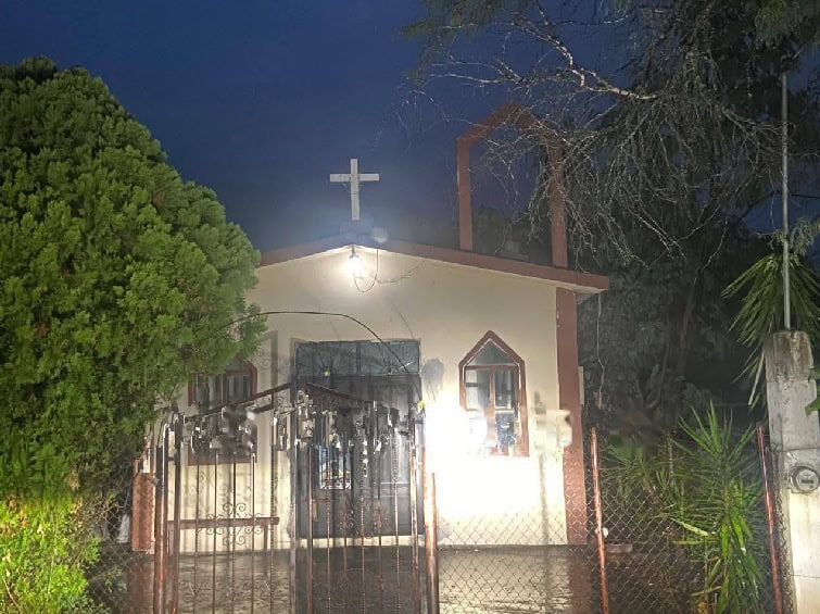 Roban campana de templo católico