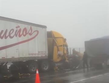 Cierran autopista Monterrey-Saltillo por choque múltiple