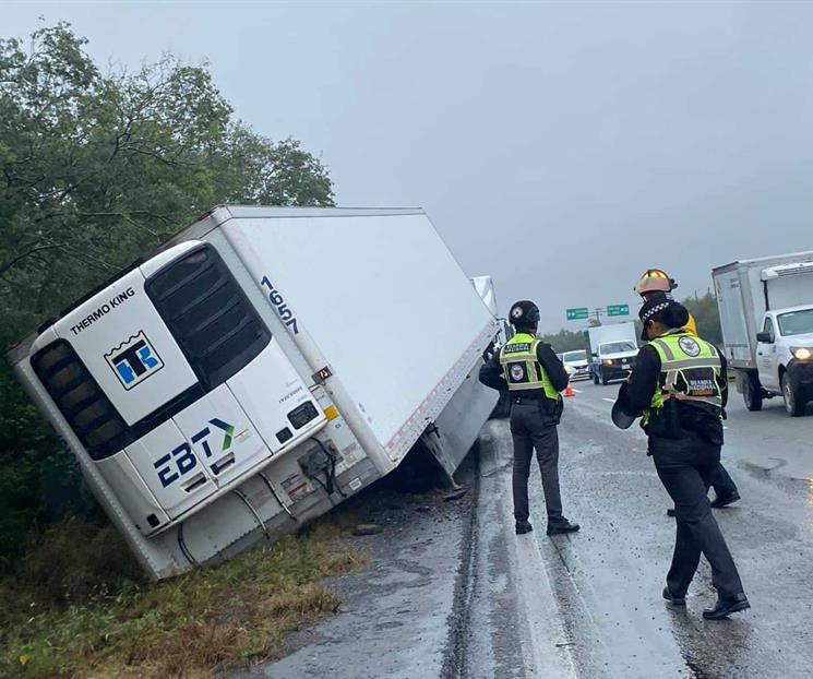 Sufre salida de camino