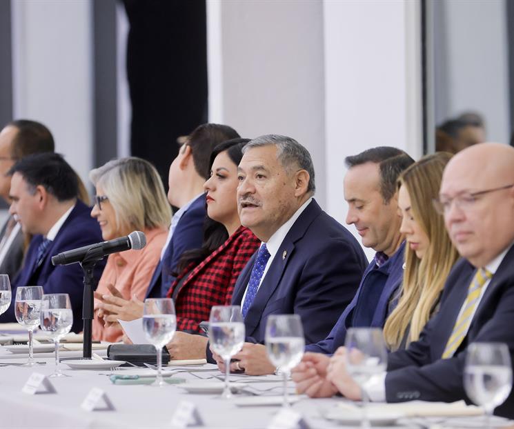 Muestra rector de la UANL a diputados avances de proyectos