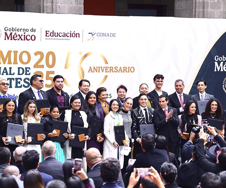 Entregan el PND 2025